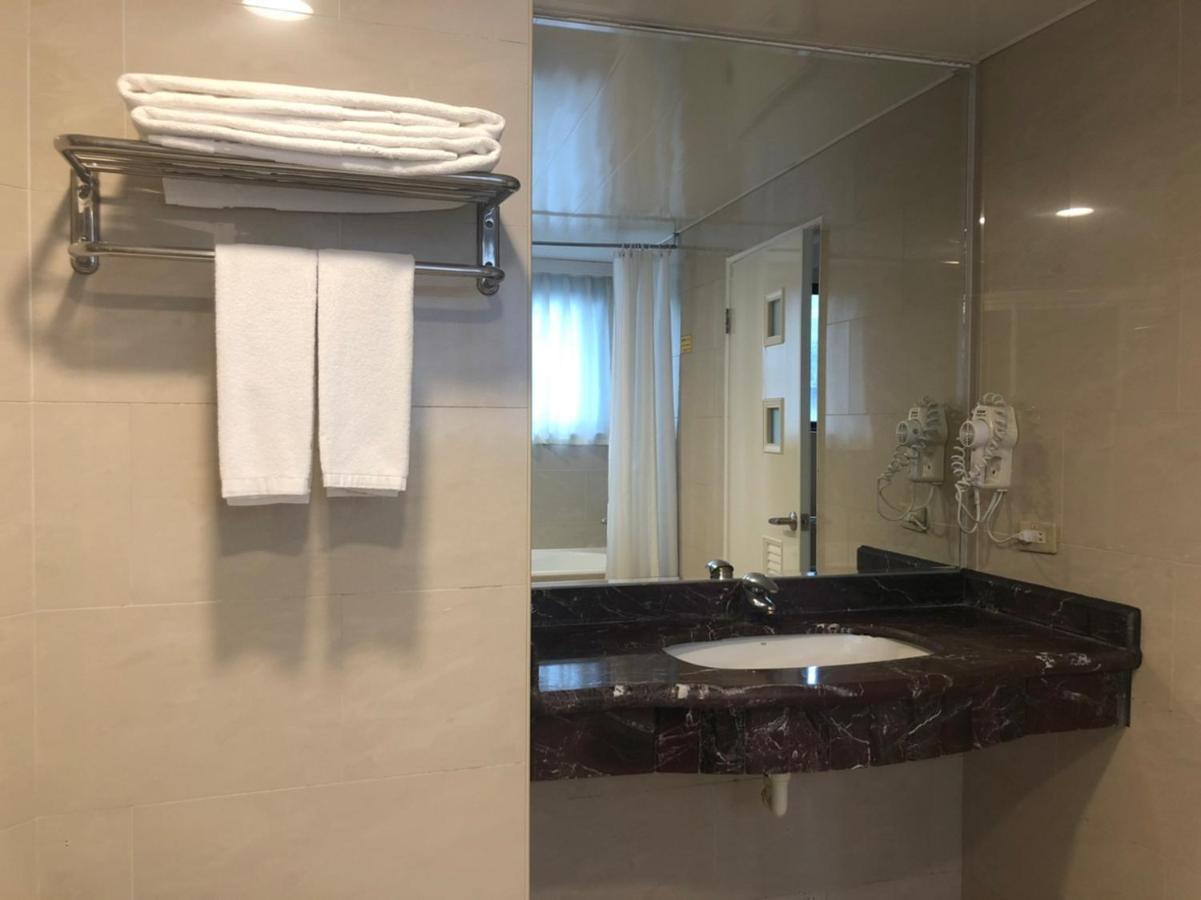 Doitsu Hotel Tajpej Zewnętrze zdjęcie
