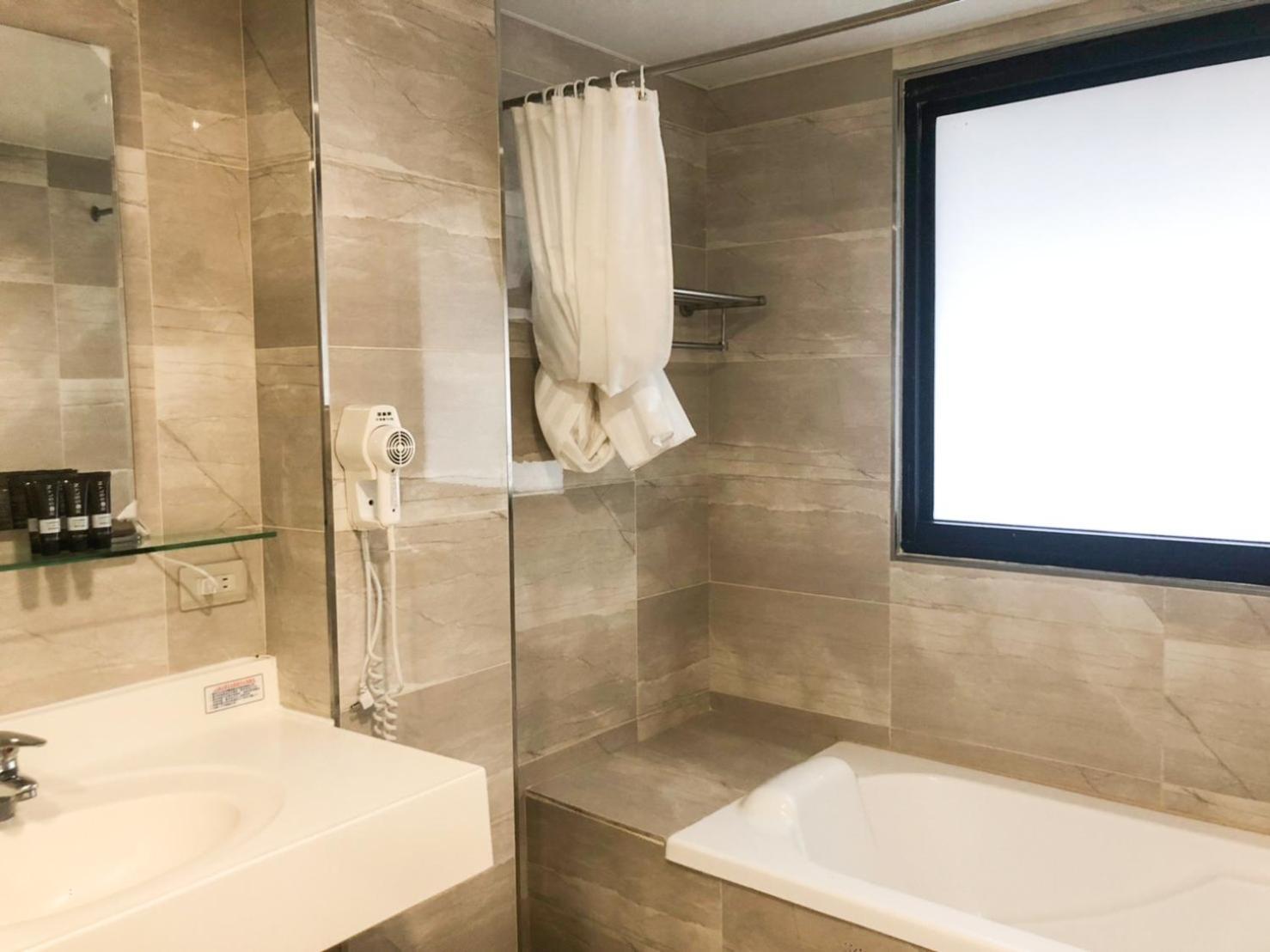 Doitsu Hotel Tajpej Zewnętrze zdjęcie